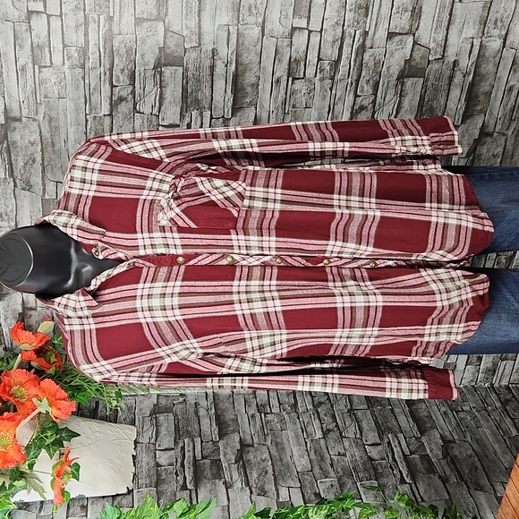 Maurices Plaid Welt Pocket Flannel - Picture 3 of 7